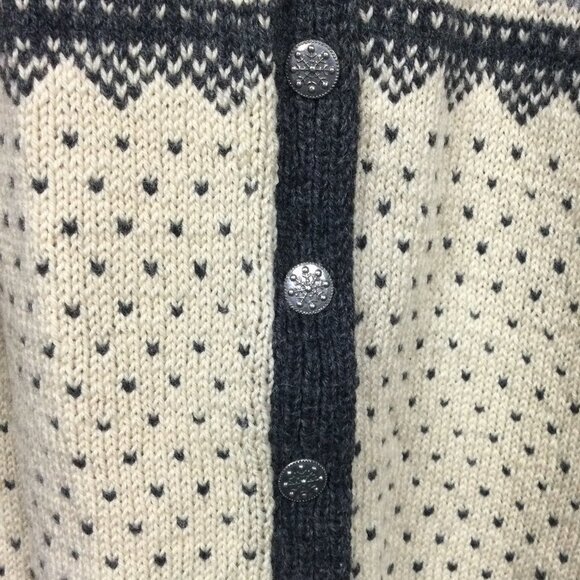 HUSFLIDEN Oslo Hand Knitted Nordic Wool Sweater - Picture 4 of 9